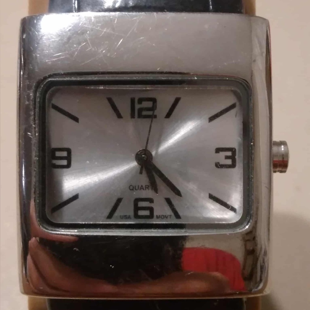 🦋10/$20🦋 Silver/Black Women's Cuff Watch
